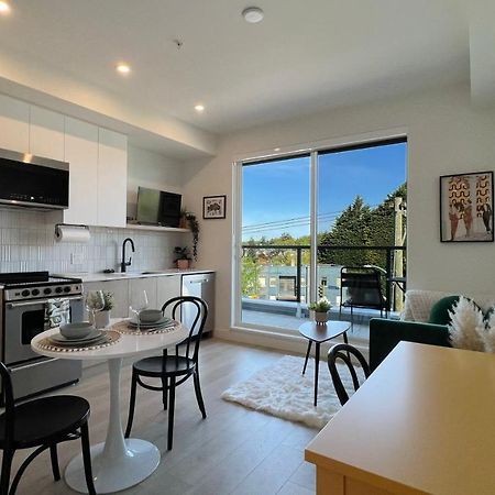 Hillside Oasis By Iris Properties! Victoria Eksteriør bilde