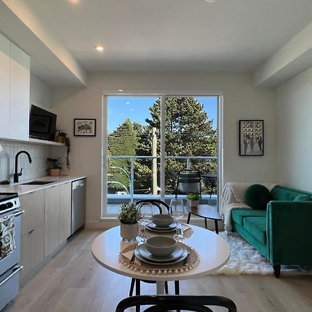 Hillside Oasis By Iris Properties! Victoria Eksteriør bilde
