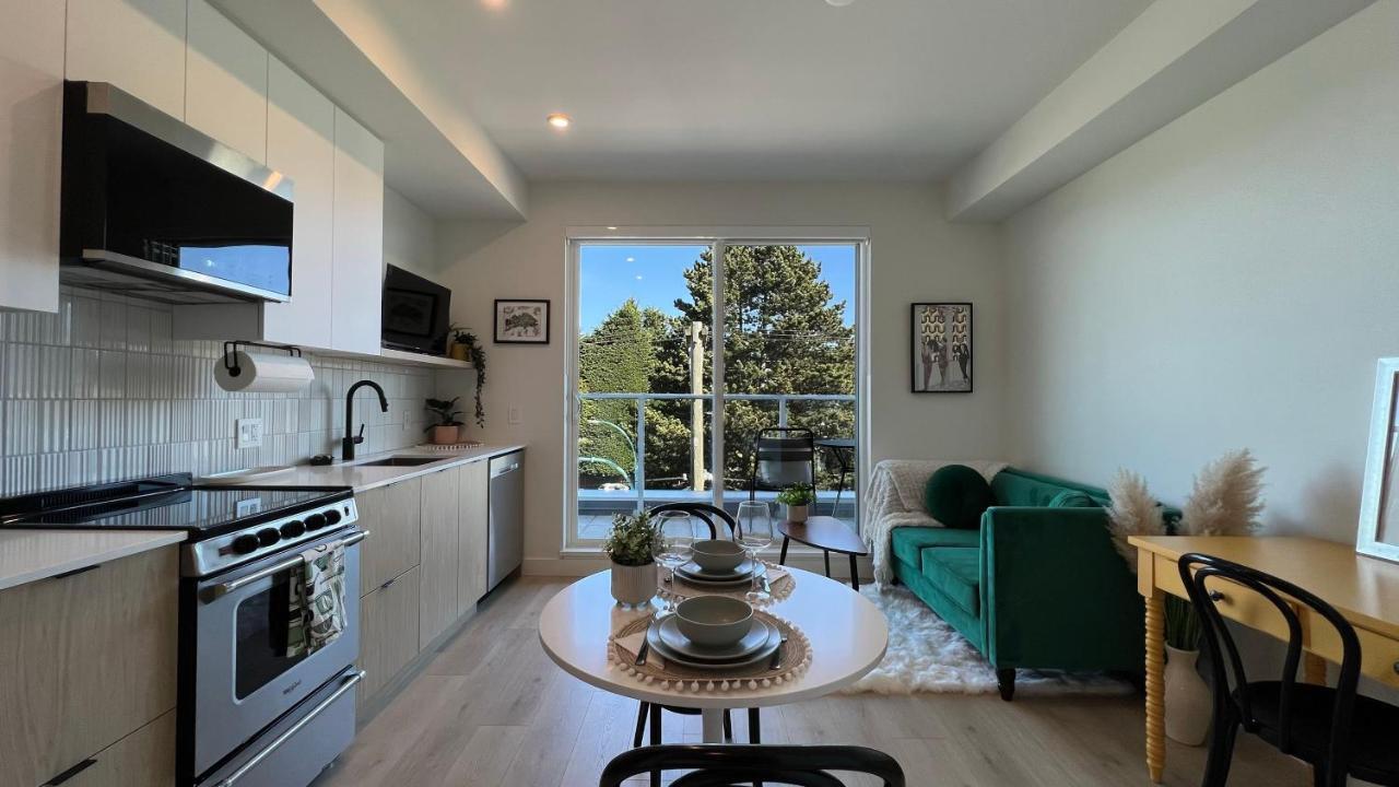 Hillside Oasis By Iris Properties! Victoria Eksteriør bilde
